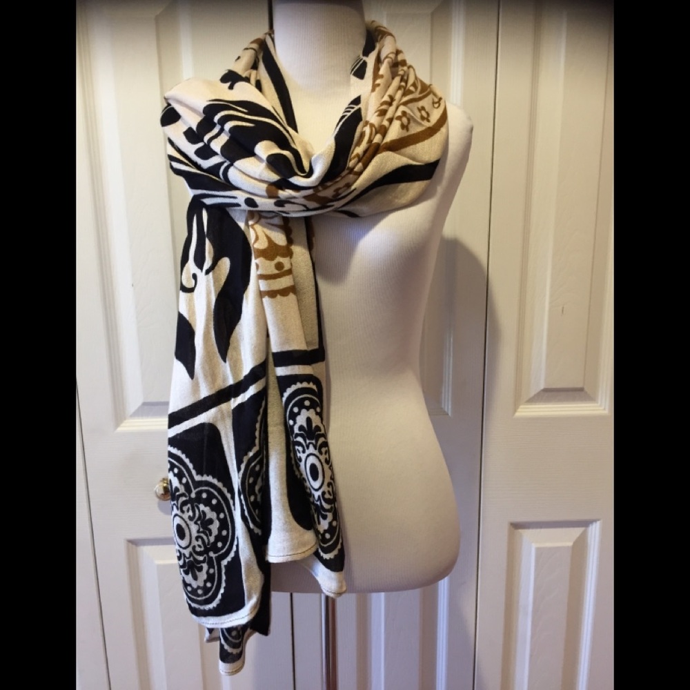 Fabulous and Versatile Soft Rayon Wrap/Scarf - Picture 4 of 6